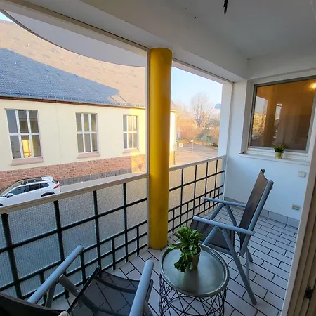 Golden Star Apartment *